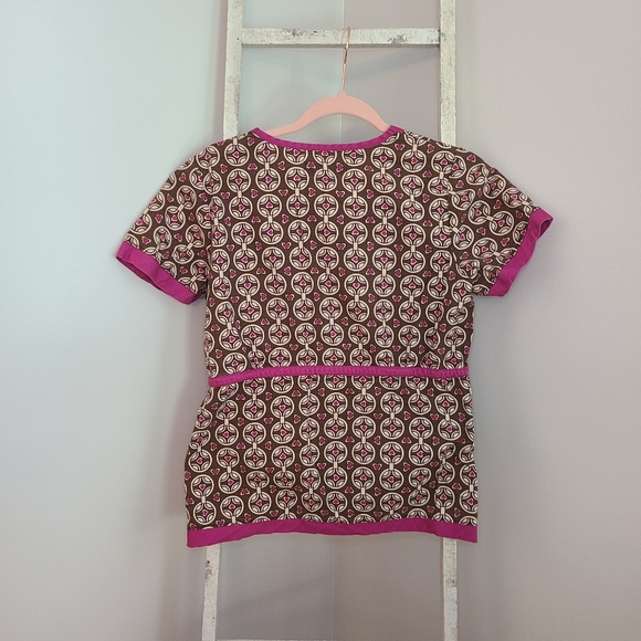 Koi♡Front tie v-neck heart butterfly scrub top - Picture 4 of 4